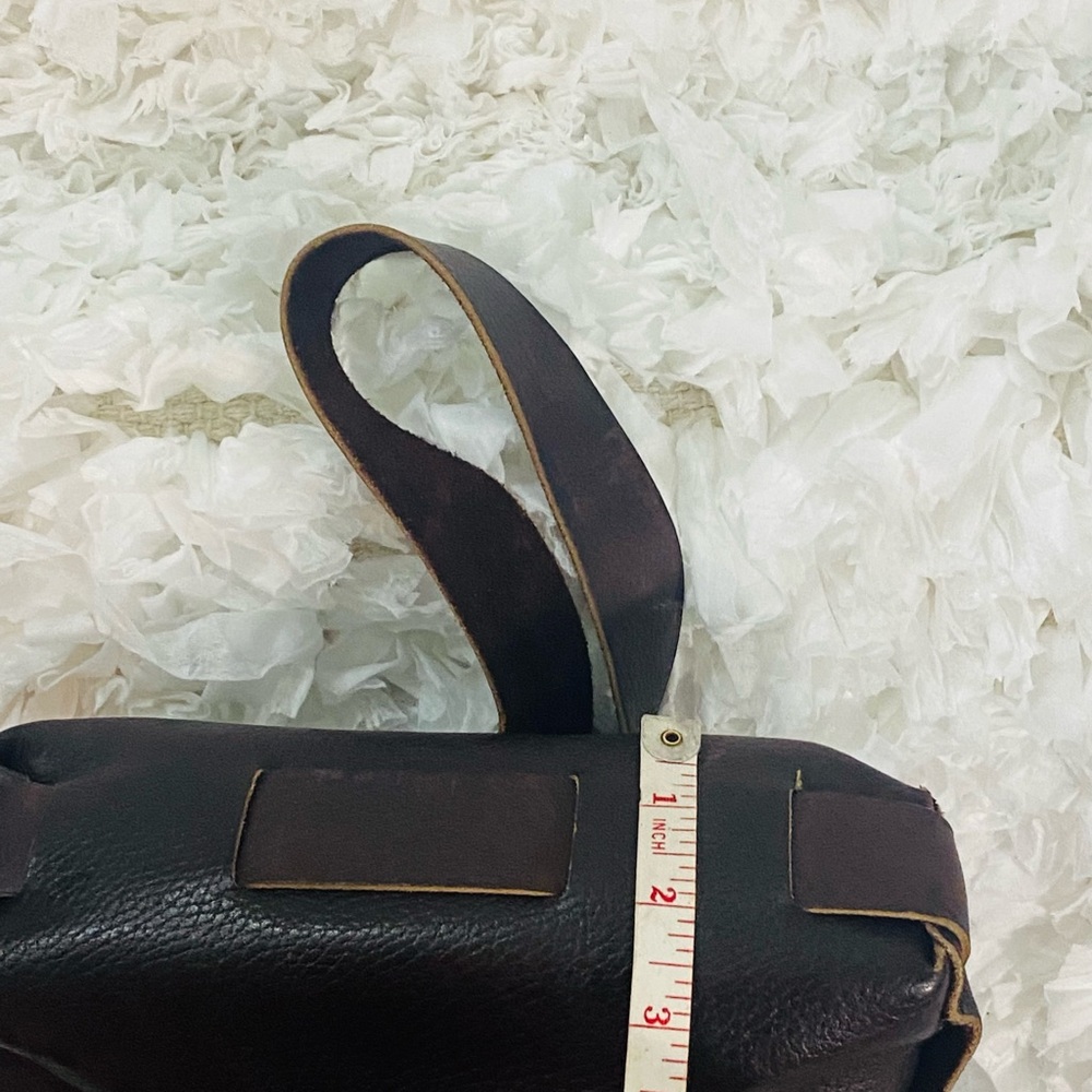 LEATHER (COW)Bag Excellent Conditions.  Smoke free home - Picture 7 of 10